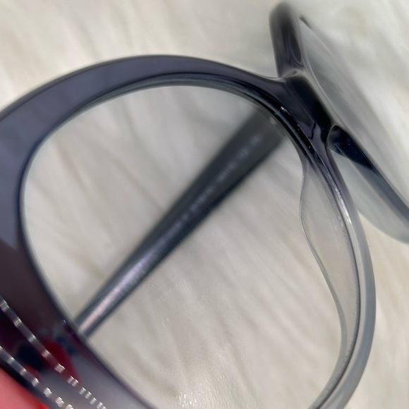 Gorgeous Authentic blue Tiffany Sunglasses - Picture 6 of 8